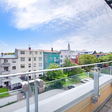 Penthouse Apartment On The Main Shopping Street Рейк'явік Екстер'єр фото